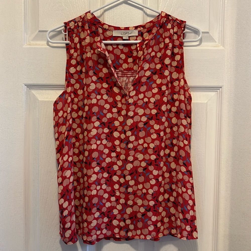 ANN TAYLOR LOFT Cherry Split Neck Red Fruit Preppy Top Small